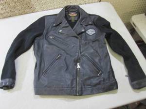 lot 36 image: Ladies Harley Davidson Leather and ...
