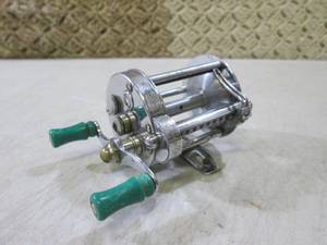 lot 43 image: Vintage Pflueger Akron No. 1893 Fis...