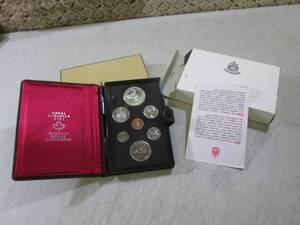 lot 68 image: 1975 Royal Canadian Mint Coin Set  ...