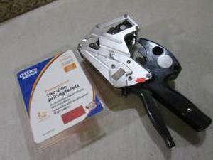lot 75 image: Price Label Gun with Labels  CSB...