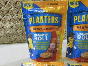 lot 146 image: 6 Bags of Planters Breakfast Blends...