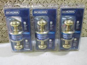 lot 170 image: 3 Schlage Bed & Bath Door Knobs  CS...