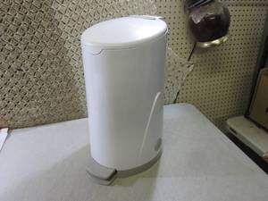 lot 186 image: Diaper Trash Can with Sprayer  RMC...