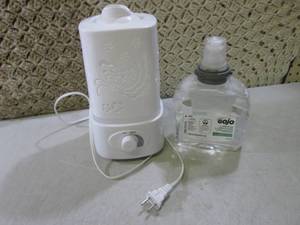 lot 187 image: Personal Humidifier and GoJo Foam H...
