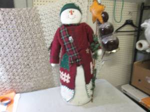 lot 204 image: Large Snowman Decor Figure Approx 3...