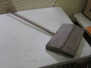 lot 213 image: Vintage Kreamer Metal Dust Pan  EC1...