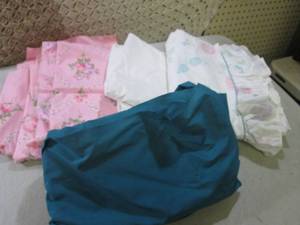 lot 218 image: 4 Full Size Flat Sheets  F-0...