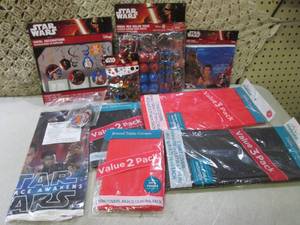 lot 234 image: Star Wars and Other Party Supplies ...