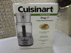 lot 248 image: Cuisinart 7-Cup Food Processor  RM1...