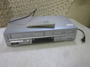 lot 267 image: DVDVHS Player with Remote  EW5...