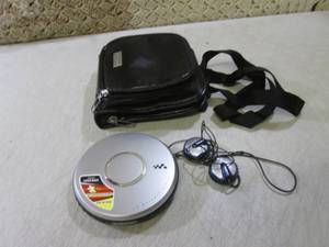 lot 276 image: Sony CD Walkman D-EJ011 with Headph...