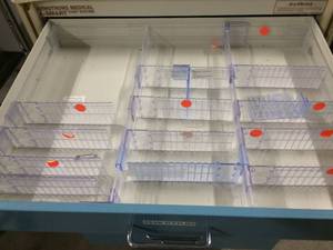 MSRP $1800 ARMSTRONG HEAVY DUTY A-SMART MEDICAL SUPPLY MEDICATION CRASH CART 5 DRAWER WITH TONS OF ORGANIZING SORTING DIVIDERS INSIDE THE DRAWERS - BUILT TO LAST A LIFETIME GREAT CONDITION&nbsp