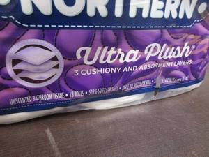 lot 15 image: Quilted Northern Ultra Plush