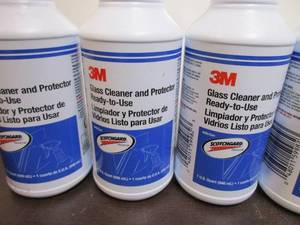 lot 33 image: 3M Glass Cleaner and Protectant
