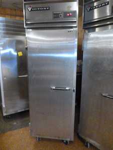 lot 2 image: Victory Commercial Cooler