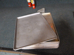lot 21 image: 12 Sheet Pans