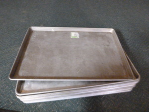 lot 27 image: 12 Sheet Pans