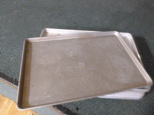 lot 28 image: 12 Sheet Pans