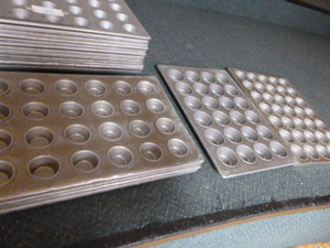 lot 36 image: 6 Sheet Pans with Wells