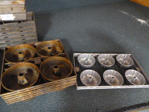 lot 40 image: Three 4-Cake Pans