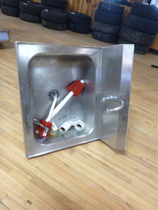 lot 78 image: Hand Sink with Knee Pedals