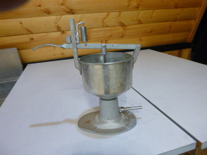 lot 81 image: Ekco Donut and Pastry Filling Machine