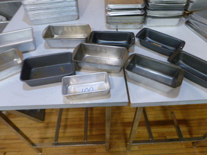 lot 100 image: 11 Loaf Pans