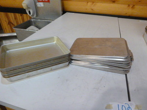 lot 102 image: 8 Cakes Pans with Lids