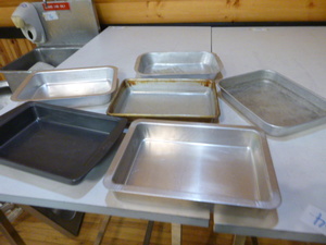 lot 104 image: 6 Cake Pans