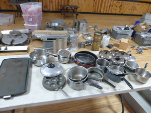 lot 114 image: Miscellaneous Pots and Pans