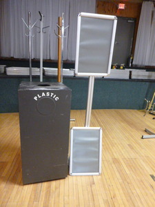 lot 122 image: Recycle Trash Can and Message Board