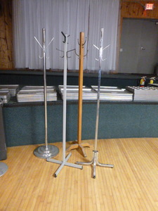 lot 123 image: 4 Coat Racks