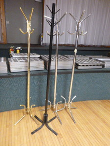 lot 125 image: 4 Coat Racks