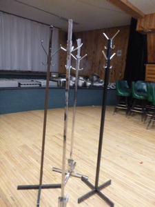 lot 126 image: 4 Coat Racks