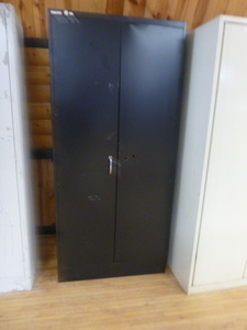 lot 150 image: Metal Storage Cabinet