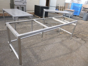 lot 175 image: Table Base