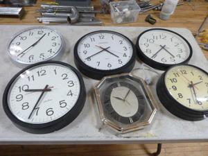 lot 177 image: 6 Wall Clocks