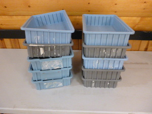 lot 183 image: 10 Totes