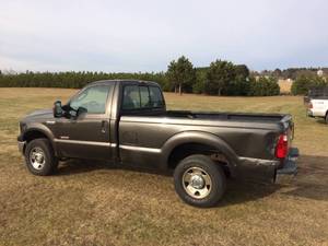lot 2 image: 2005 Ford F250 XLT Super Duty 4x4