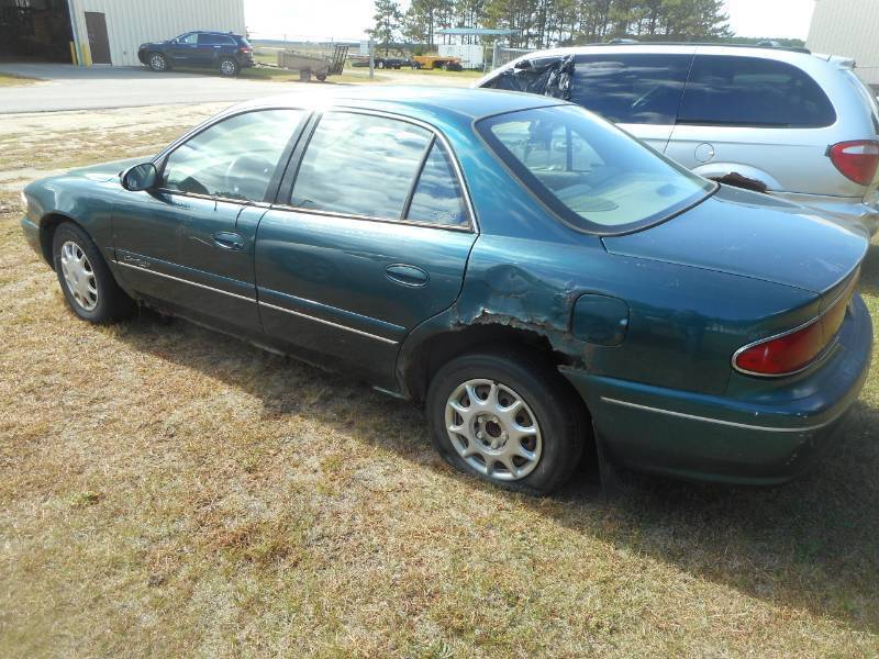 lot 4 image: 1999 Buick Century