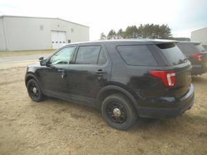lot 3 image: 2016 Ford Explorer AWD - Police Interceptor - #3