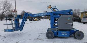lot 2 image: 2007 Genie Z3422N 2WD Boom Lift