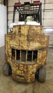 lot 9 image: Hyster S80XL Forklift