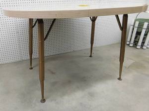 lot 19 image: Kitchen Table - 36 x 48 with leaf
