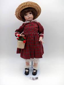 lot 014 image: Vintage Porcelain Doll
