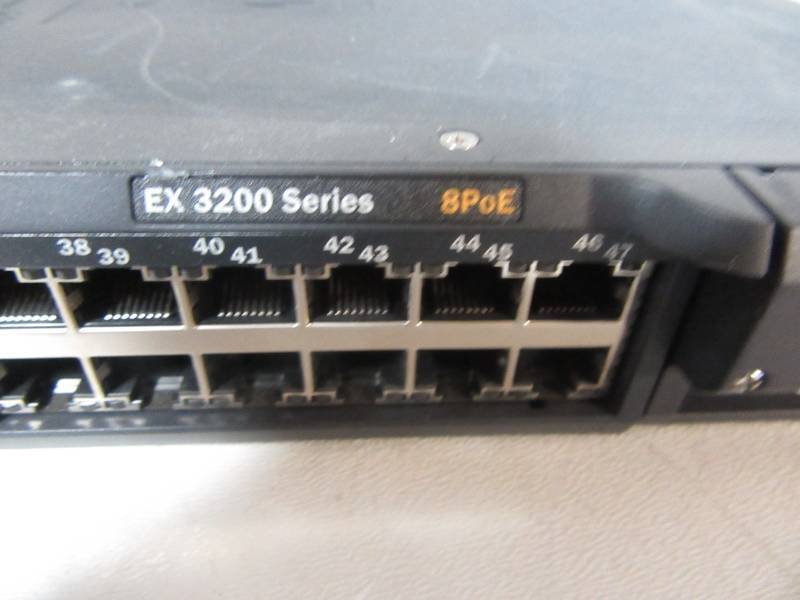 lot 73 image: Juniper EX3200 48 Port  8 POE Switch