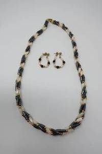 Beautiful Heavy Necklace and Earring Set