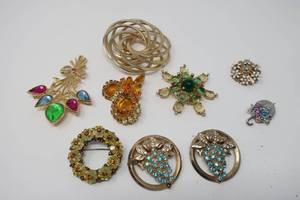 Unmarked Floral Pins & Pendant