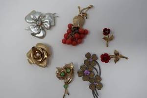 Floral Pins Lot