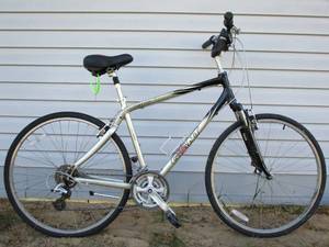 Giant Cypress Bicycle